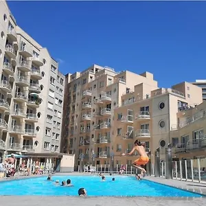 https://batcinostend-cosy-apartment-with-lateral-sea-view-and.ostend-hotel.net